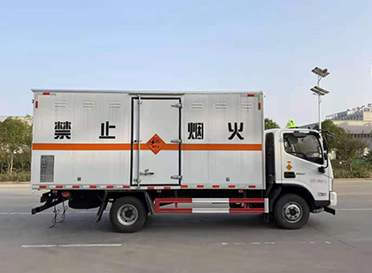 公安爆破器材运输车