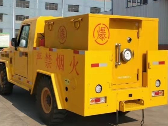 公安凯龙爆破器材运输车：保障爆破任务的安全运行