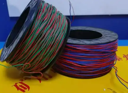 公安放炮线的主要材质有哪些？不同材质的适用场景有何区别？
